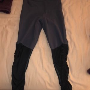 Black & Grey scrunch leg leggings